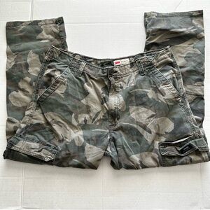 Wrangler Camo Relaxed Fit Cargo Pants size 38x30